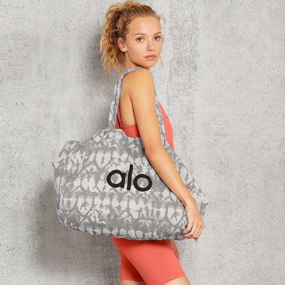ALO Yoga Handbags - 🌟SALE🌟 ALO Yoga Shopper Tote - Tie Dye Gray